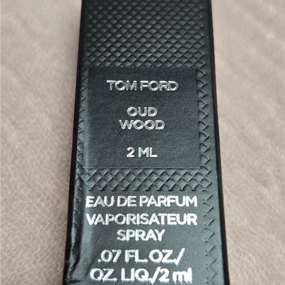 Tom Ford Beauty White Quilted Clutch Bundle, Mirror and 2Ml Sample Oud Wood NIB - Picture 5 of 5